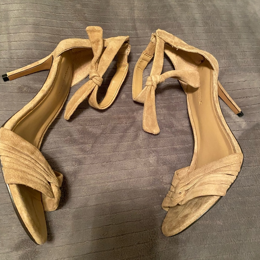 Banana Republic low heels